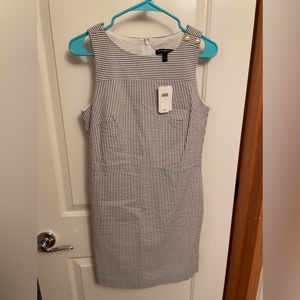 Banana Republic Size 4 Blue/White Seersucker Dress - New with Tags